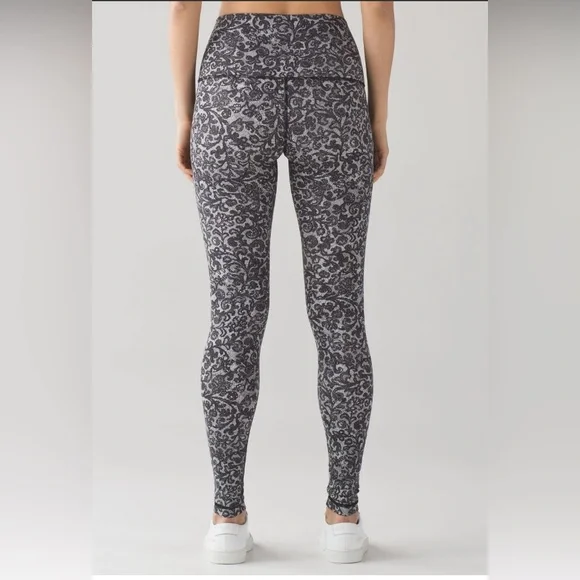 #34 Lululemon Wunder Under Pant (Hi-Rise)
Mini Cinder Lace White Black - Sz - Picture 3 of 10